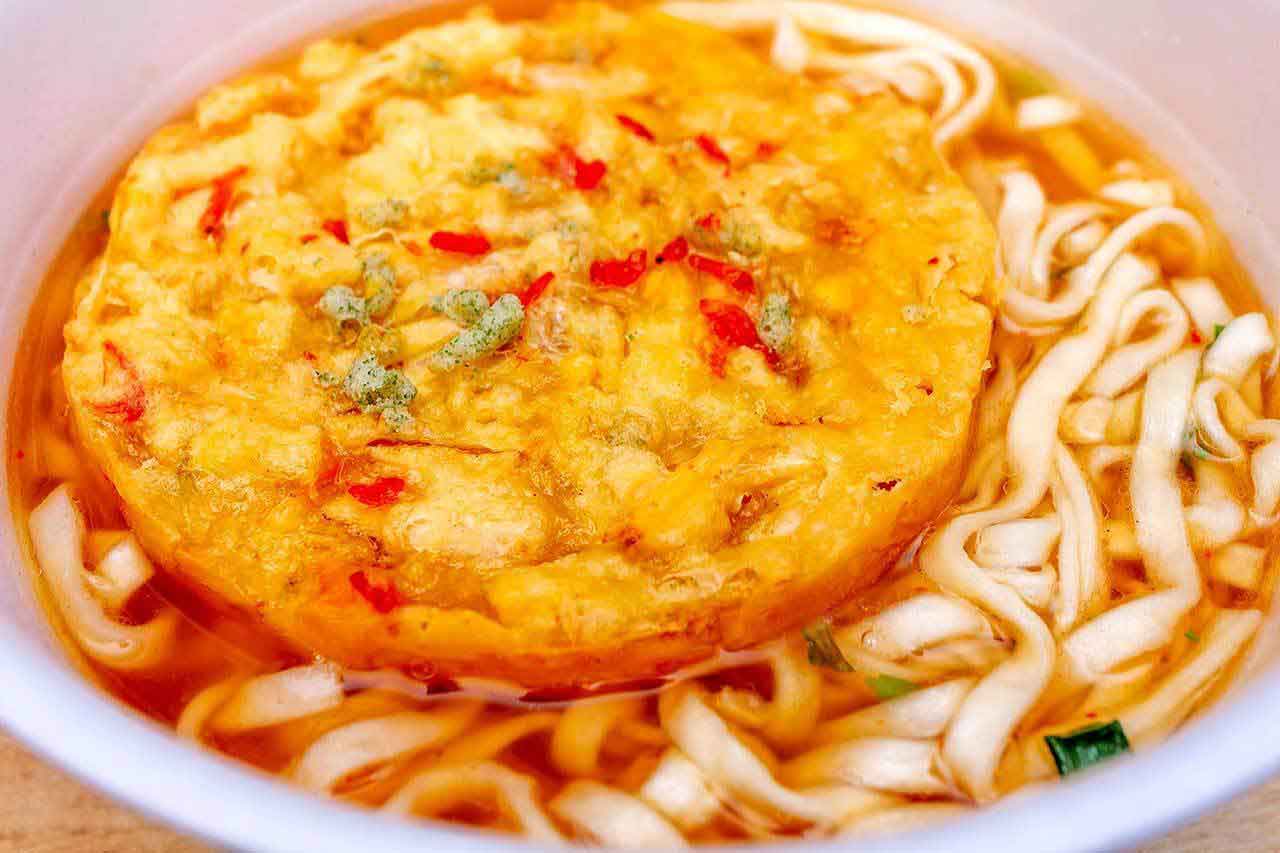 カップうどんのどん兵衛特盛かき揚げ天ぷらうどん